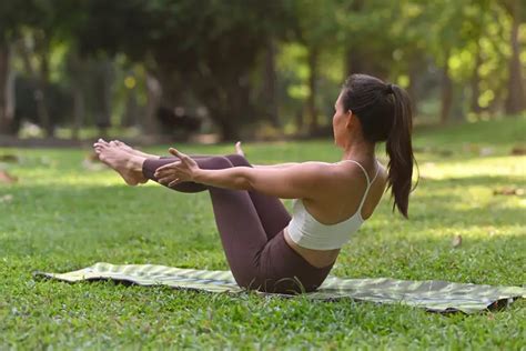 Sharath Jois, experto en yoga: "25 respiraciones en la postura del ...