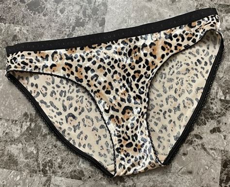 NWT VICTORIA'S SECRET LEOPARD CRUSHED VELVET India | Ubuy
