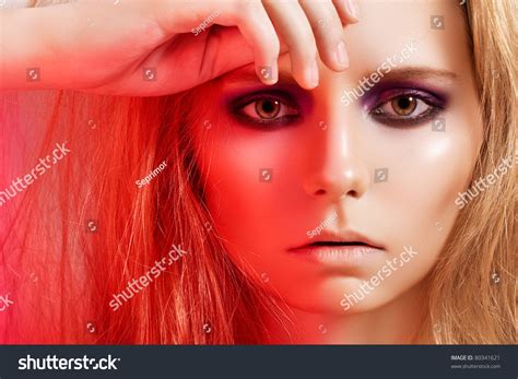 Beautiful Model Face 的图像结果