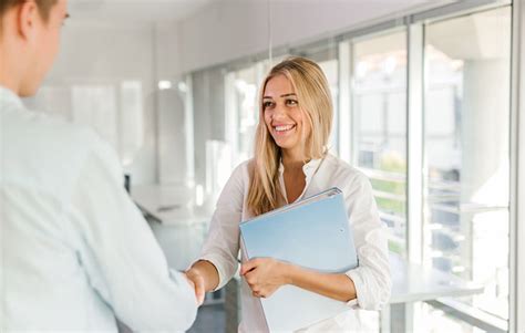 Interview Mirror 的图像结果