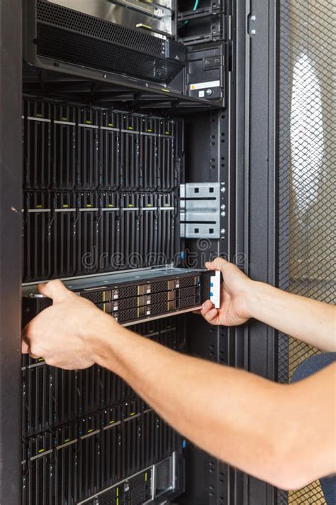 Rezultat imagine pentru Blade Server Virtualization