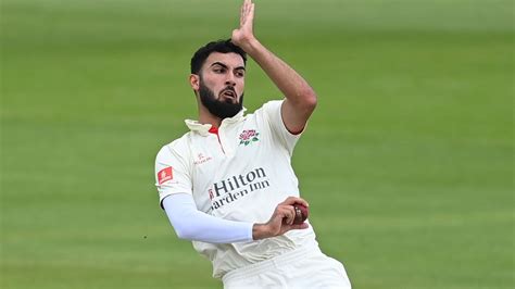 Saqib Mahmood turns down Warwickshire move signs new Lancashire deal ...