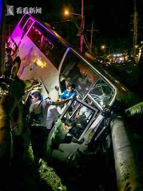 视频｜中国游客大巴在普吉翻车 20人不同程度受伤|普吉岛|泰国|普吉_新浪新闻