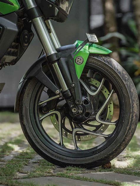 Bajaj Dominar 400 number plate holder Legundary – Bandidos pitstop