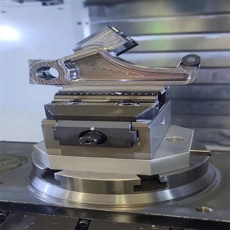 Haas 5-Axis Router 的图像结果