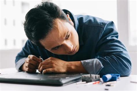 Broken Computer 的图像结果