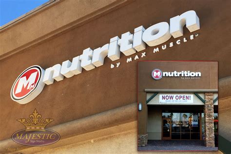 Corner Building Signs 的图像结果