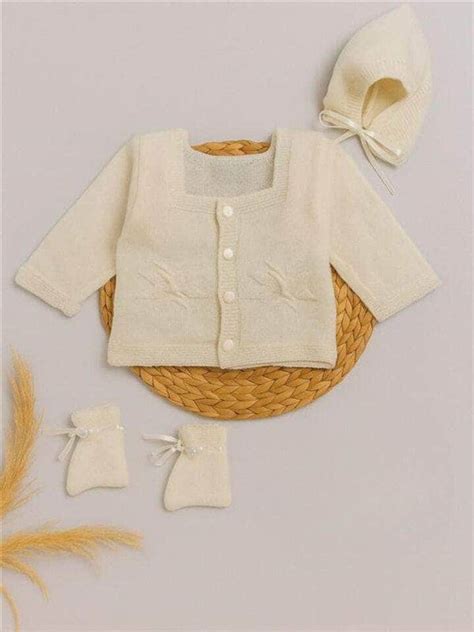 Timeless Star Embroidered Baby Set – Little Angels