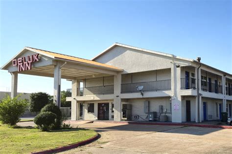 Deluxe Inn Motel By OYO Grand Prairie Interstate 30, OYO Hotels Dallas ...