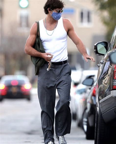 High End Homo on Twitter: "Jacob Elordi off-duty… " | Mannenkleding ...