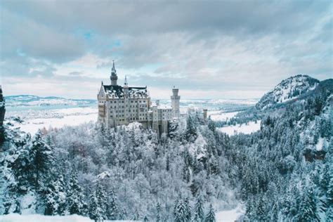 Europe's Greatest Castle was Built by a "Mad" King who Lived in a Dream ...