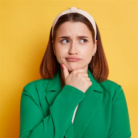 10 Clear Signs of a Gullible Person