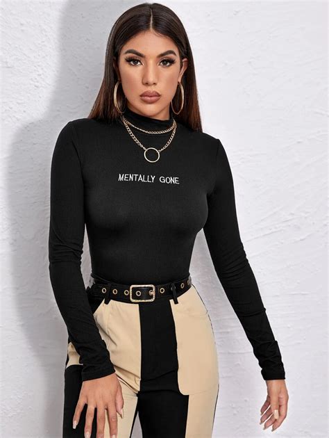 SHEIN Unity Figurbetontes T-Shirt mit Stehkragen und Buchstaben ...