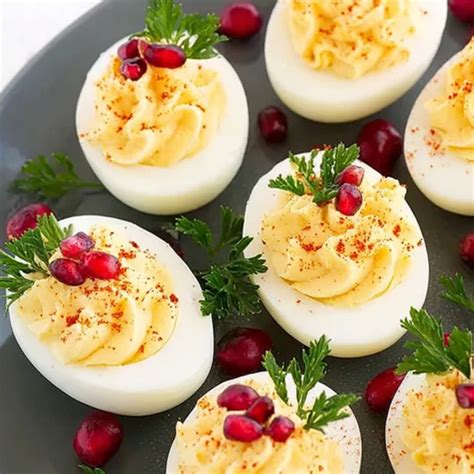Christmas Deviled Eggs – Simple and Delicious Holiday Treat - Yummy Temple
