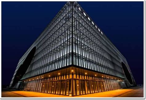 半透明玻璃幕墙设计有利于降低能耗-广东信鼎建设工程有限公司