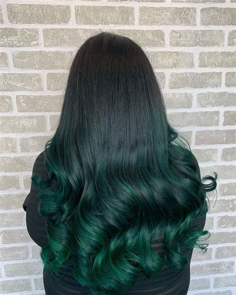 17 Coolest Ways To Wear Trendy Black And Green Hair