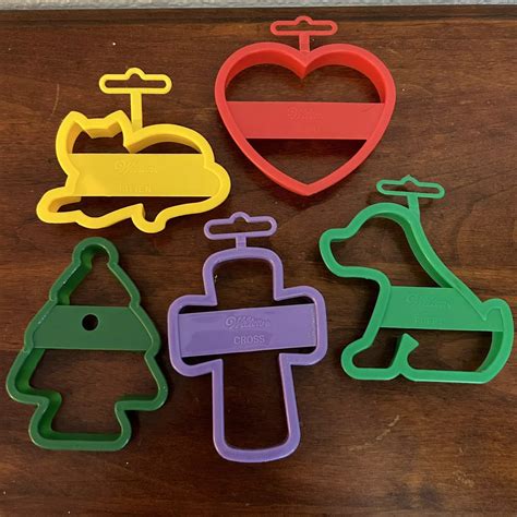5x VINTAGE 1993 Wilton Cookie Cutters Made In USA Cat Dog Cross ...