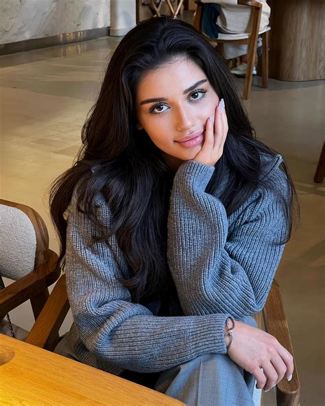 Instagram video by ALANA | model | Moscow-Vladikavkaz-Saudi Arabia • May 22, 2023 at 10:38 AM