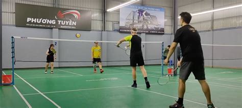 Low. Serve Badminton 的图像结果