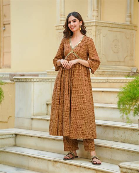 Maroon Handblock Printed Kurta Set – Ambraee