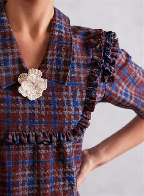 FLOWER EMBELLISHED FRILL COLLAR SHIFT CHECK DENIM DRESS – FAABIIANA PRRET