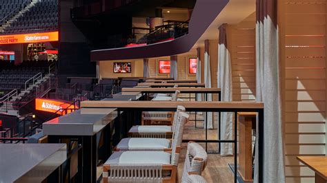 Experience Luxury: Premium Seating | State Farm Arena