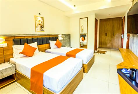 Best Luxury Hotels in Guruvayur South Nada | Accommodation | AC Deluxe ...