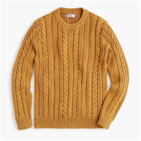 Simple knitting pattern for men's cable sweater