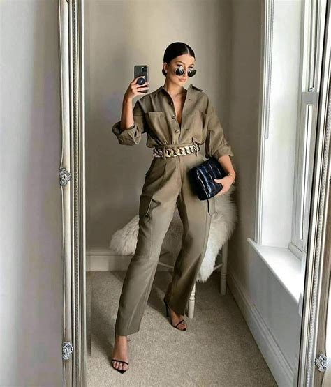 Professional Attire for Women 的图像结果