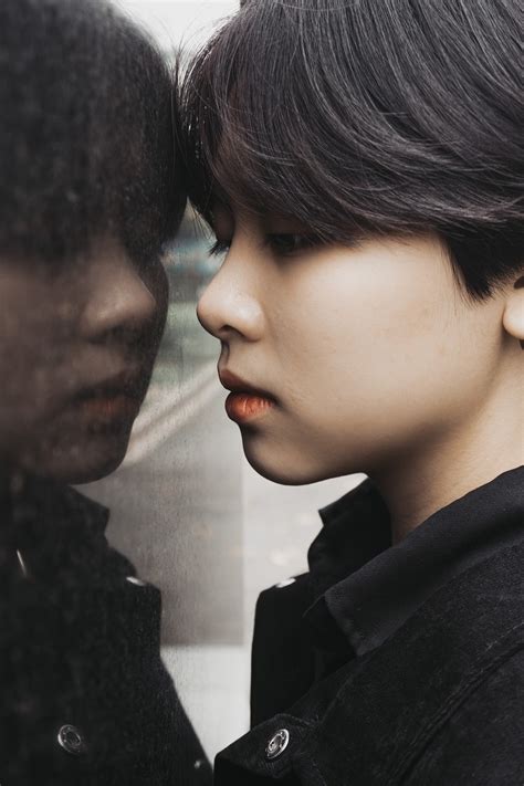 Thinking Girl 的图像结果