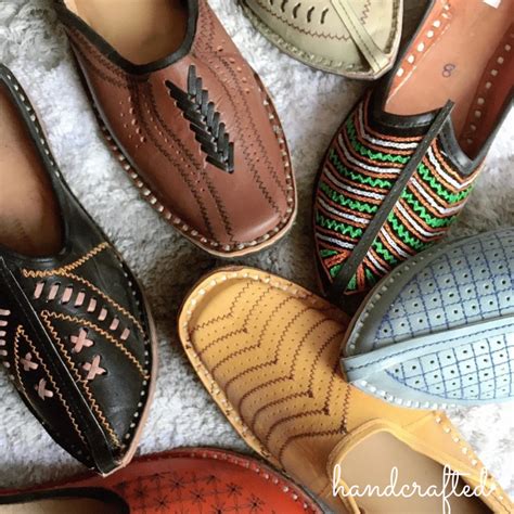 Men Leather Juttis – Desi Colour