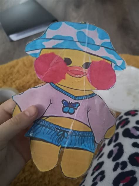Pin di paper duck