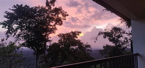 COORG CLIFFS RESORT & SPA (Mekur Hosakeri) - Resort Reviews, Photos ...