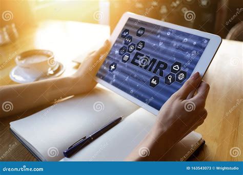 Health Information Technology Examples 的图像结果