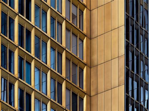 Download wallpaper 1400x1050 windows, facade, shadows, building ...