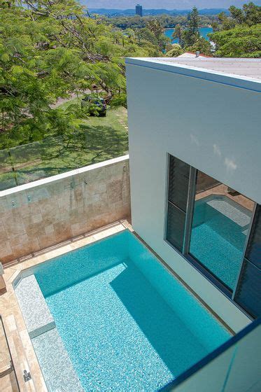 Expensive Pools 的图像结果