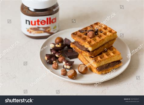 Waffles With Nutella