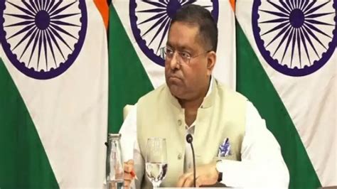 India strongly trashes Pak Army chief's 'jugular vein' remark on Kashmir