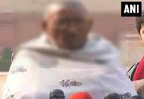 Kolkata rape victim's father demands death penalty for accused | Page ...
