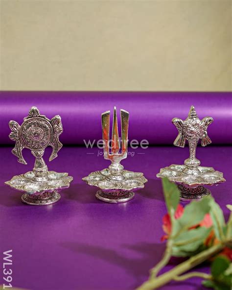 White Metal Shanku Chakra Diya - WL3918 – Wedtree