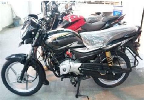 बजाज ने भारतीय बाजार में पेश की न्यू प्लेटिना कम्फर्टेक बाइक - bajaj ...