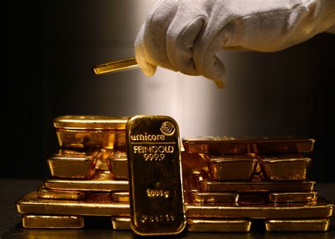 Gold Demand in India Falls 40%, Metal Gains on Geopolitical Tensions ...