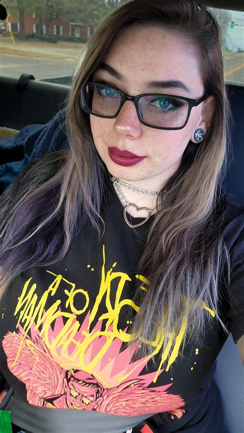 (27f) Drown in these ocean eyes pls 💙 : r/selfie