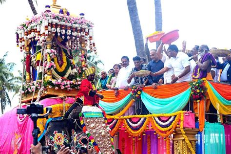 https://files.prokerala.com/news/photos/imgs/1024/srirangapatna-dasara-procession-1801234.jpg