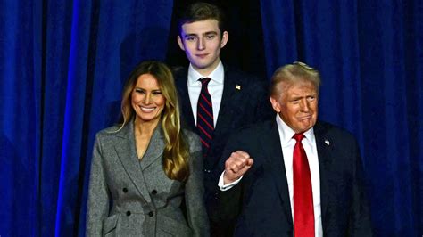 Barron Trump spends Thanksgiving with Melania and Donald at Mar-a-Lago ...