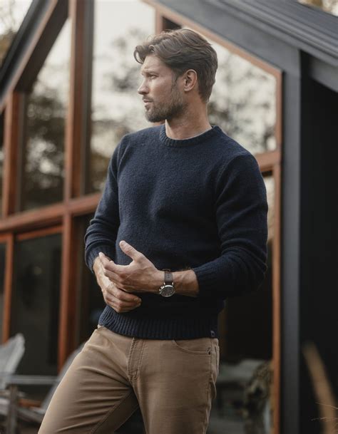 Homebound Crewneck Sweater in Navy | Sweater outfits men, Crew neck ...