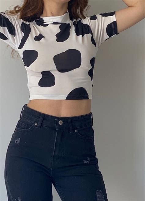 İnek Desen Sirt Detay Crop Trendyol & Milla Mini Üst %20 İndirimli ...