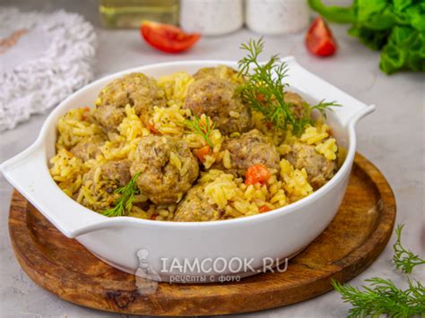 Фрикадельки из фарша на сковороде с рисом — рецепт с фото пошагово