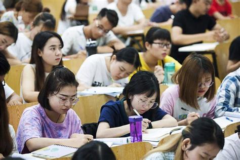 大专生可以出国留学吗？可以直接升本/硕吗？_学历_大学生_毕业生