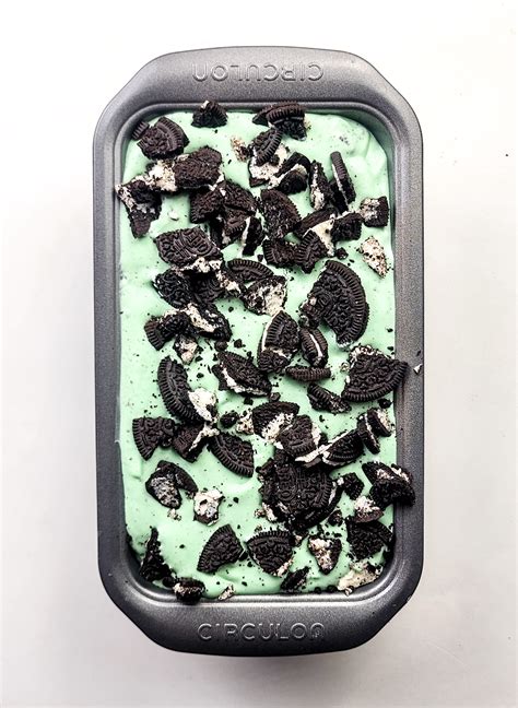 Homemade Oreo Mint Ice Cream (No Churn!) - Scoop & Sprinkle